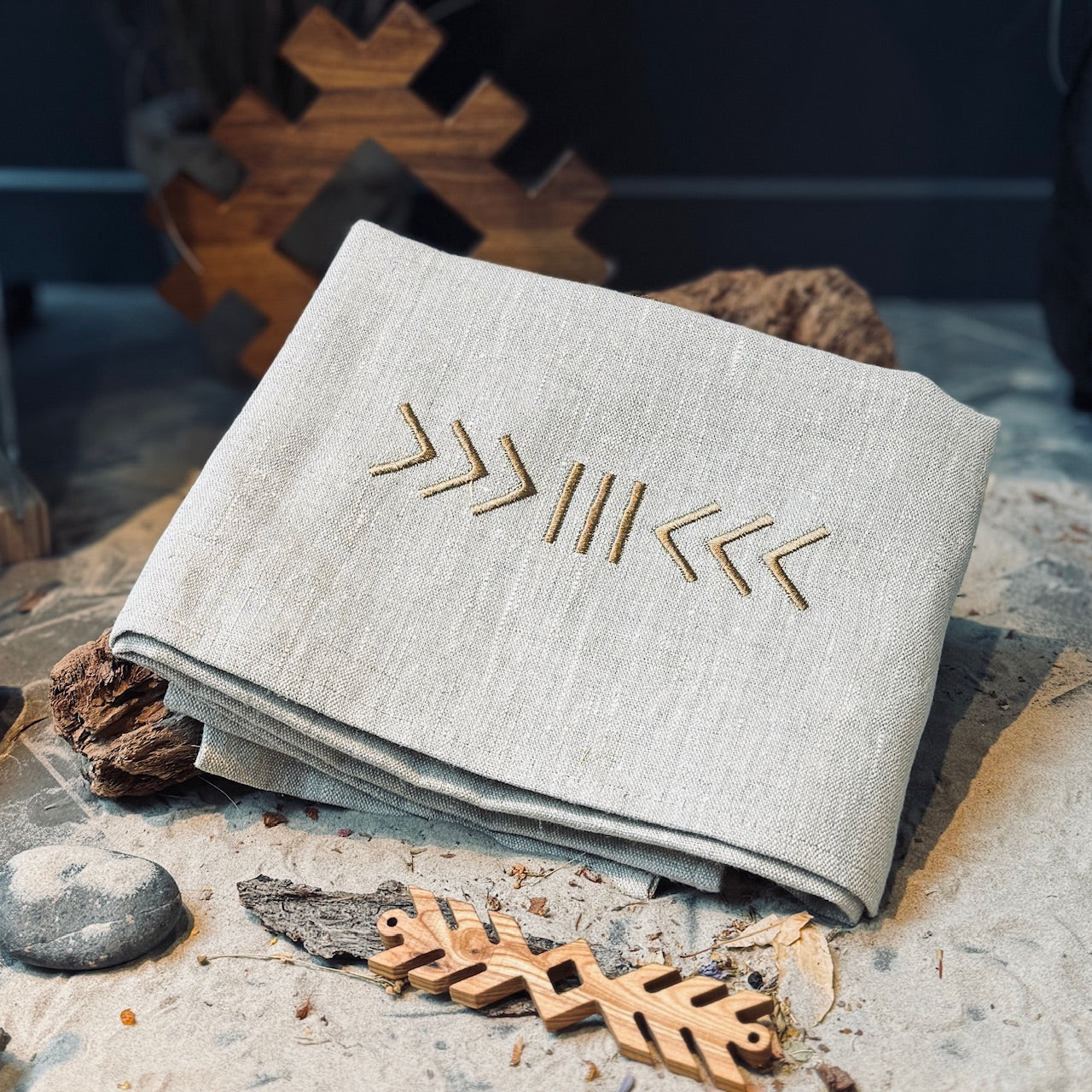 Izšūts bieza lina VANNAS/PIRTS dvielis LAIMAS SLOTIŅA