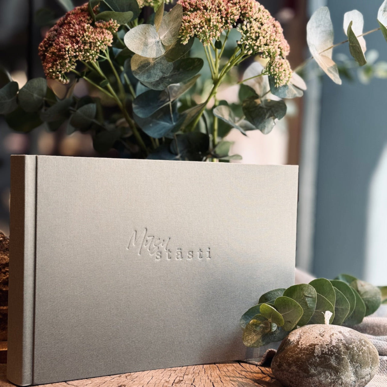 Foto albūms lina vākos MŪSU STĀSTI