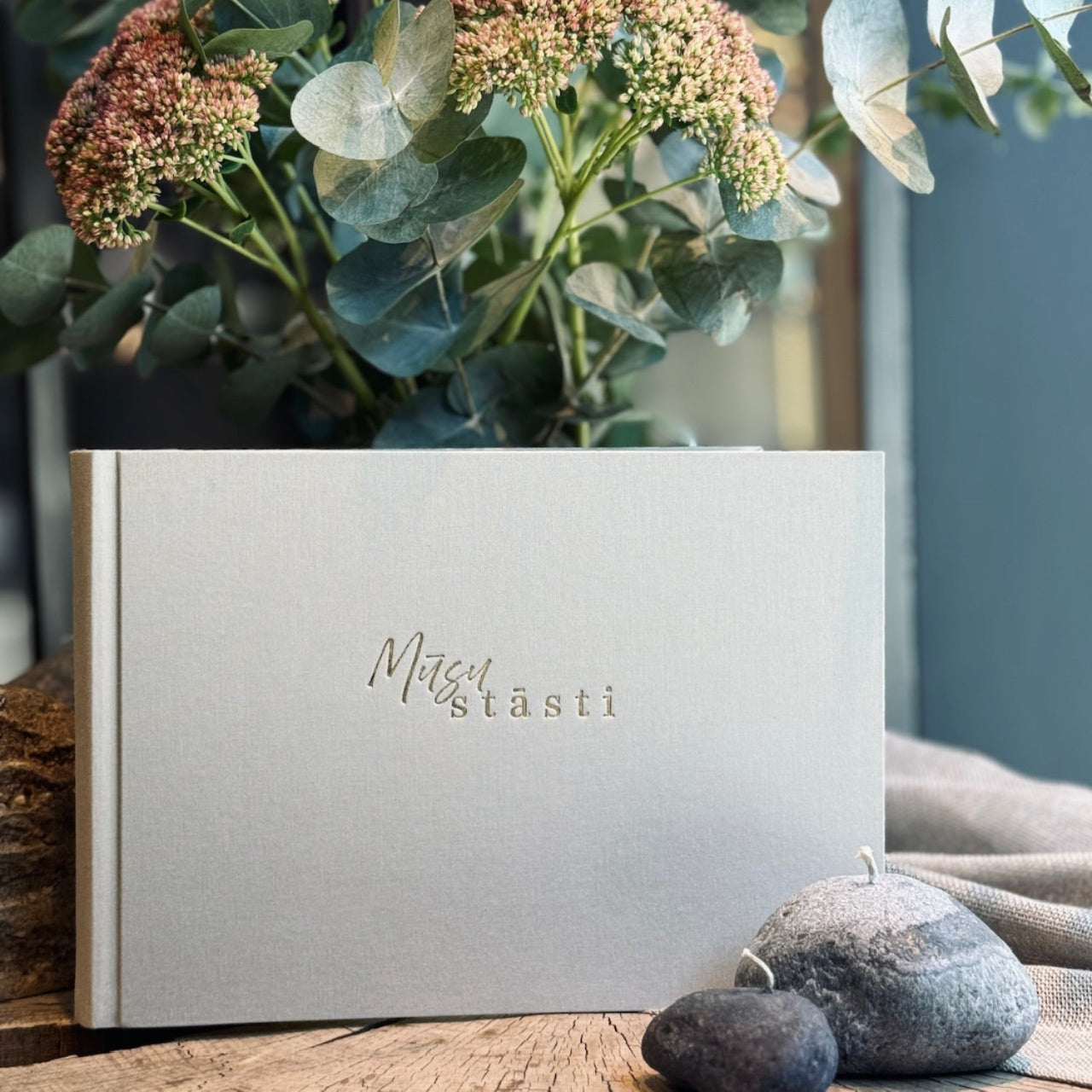 Foto albūms lina vākos MŪSU STĀSTI