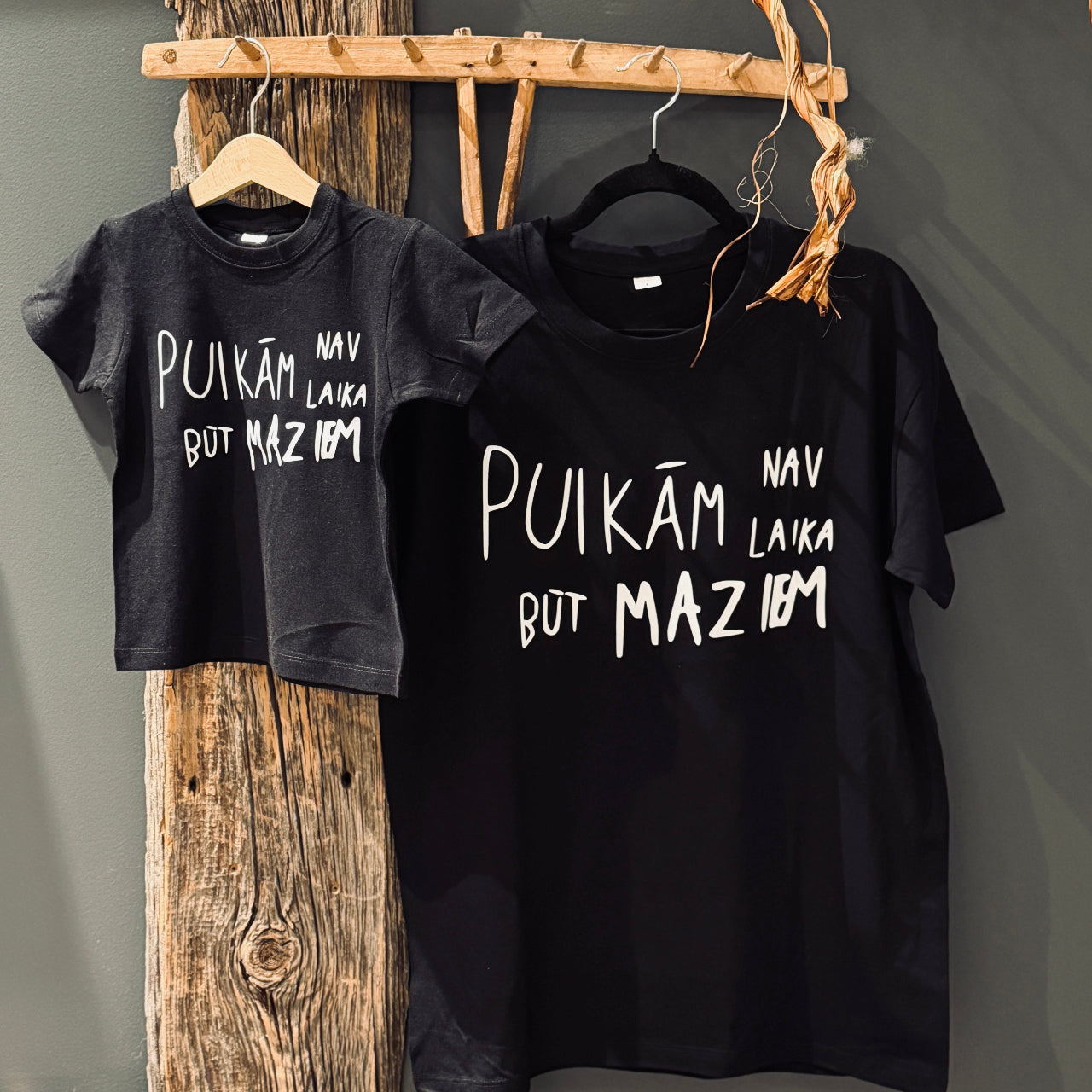 Kokvilnas t-krekls PUIKĀM nav laika būt MAZIEM