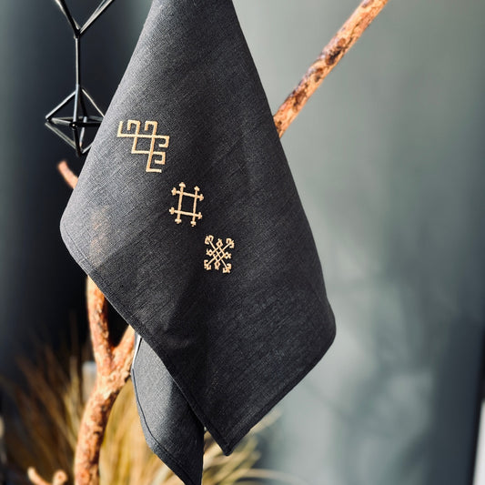 Izšūti lina roku dvieļi LATVIEŠU SPĒKA ZĪMES