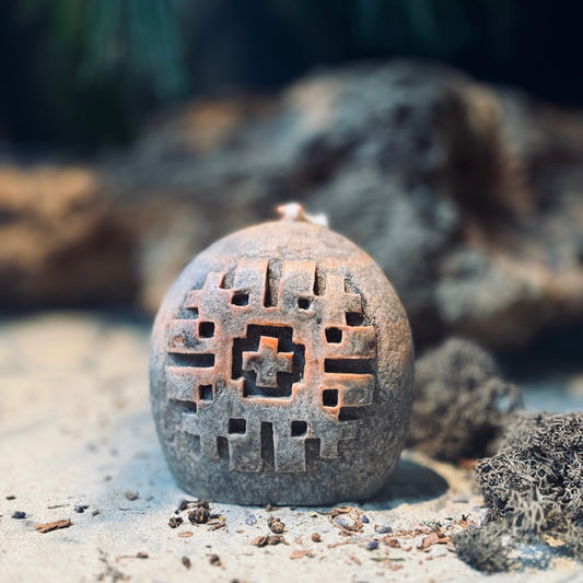 Akmens sveces LATVIEŠU SPĒKA ZĪMES