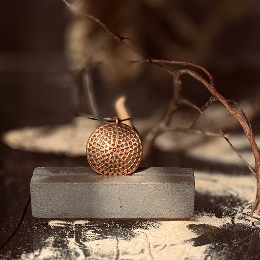 Misiņa un Vara KULONI ar latviešu spēka zīmēm