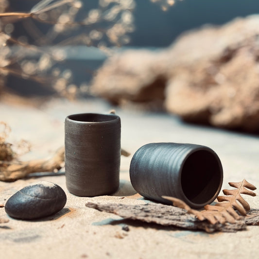 Melnās (svēpētās) keramikas ŠOTA GLĀZES