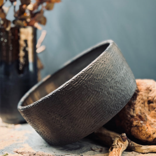 Melnās keramikas bļoda UŠPELIS