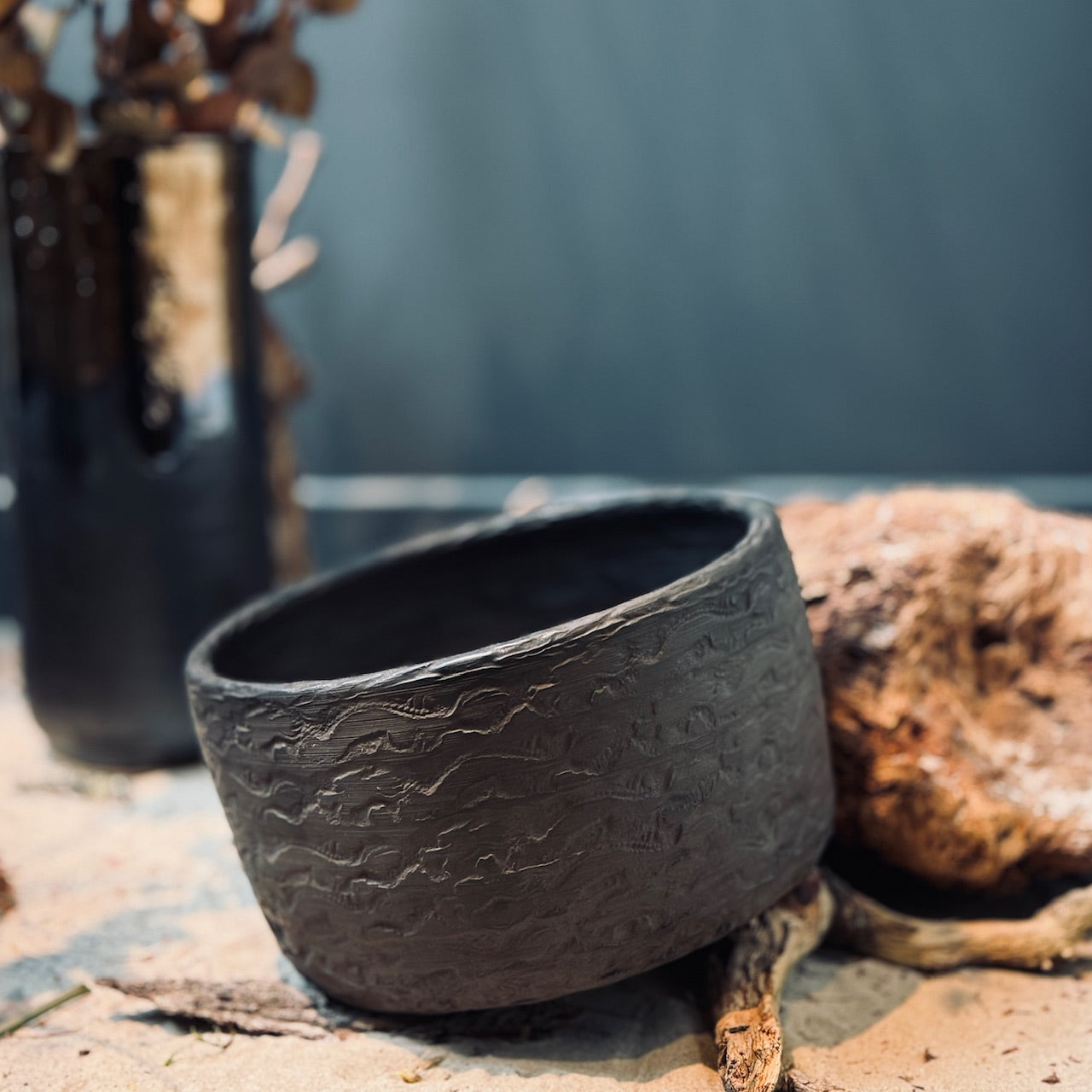 Melnās keramikas bļoda UŠPELIS