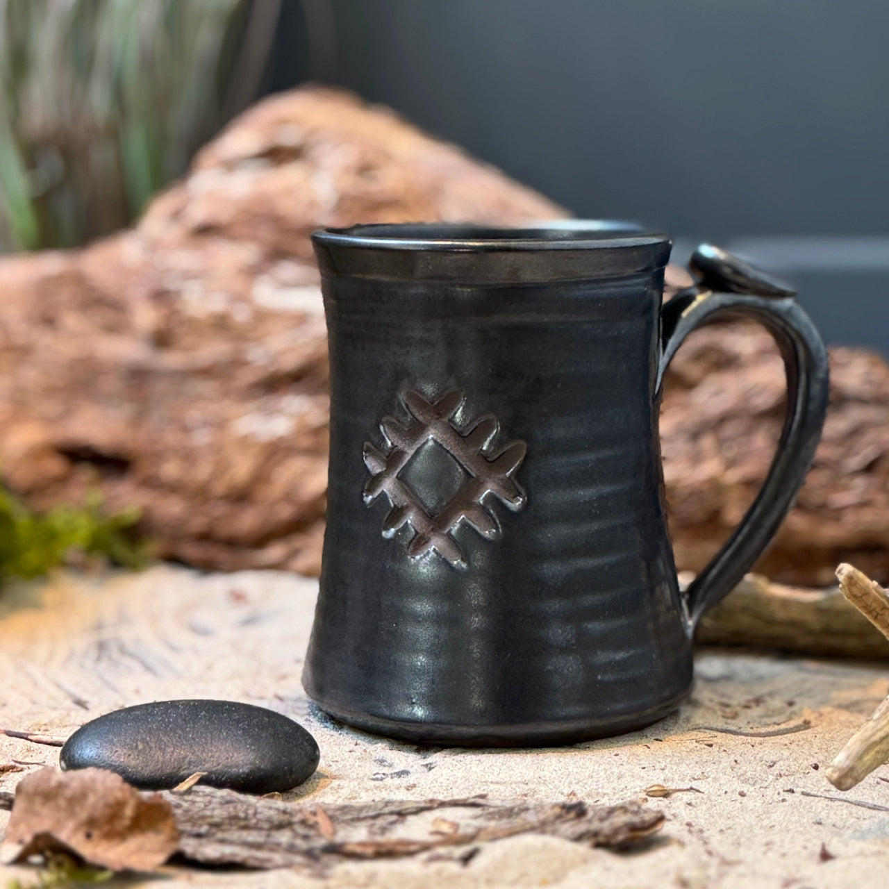 Melnie ALUS kausi ar LATVIEŠU SPĒKA ZĪMĒM