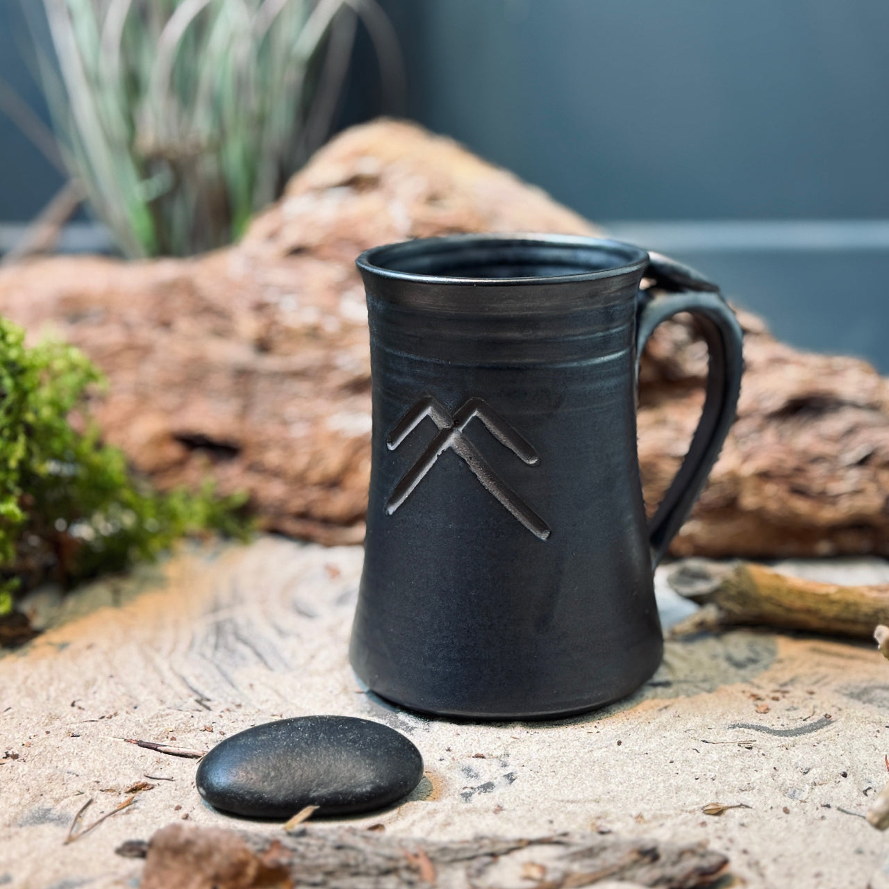 Melnie ALUS kausi ar LATVIEŠU SPĒKA ZĪMĒM