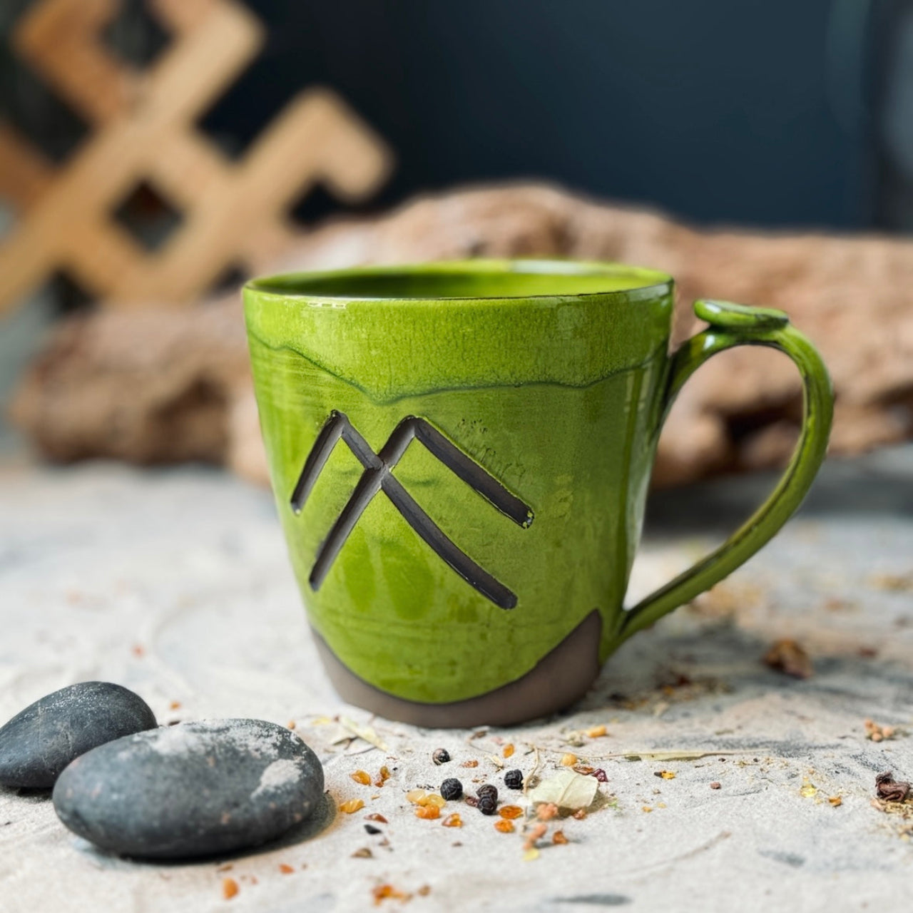 Keramikas krūzes LATVIEŠU SPĒKA ZĪMES