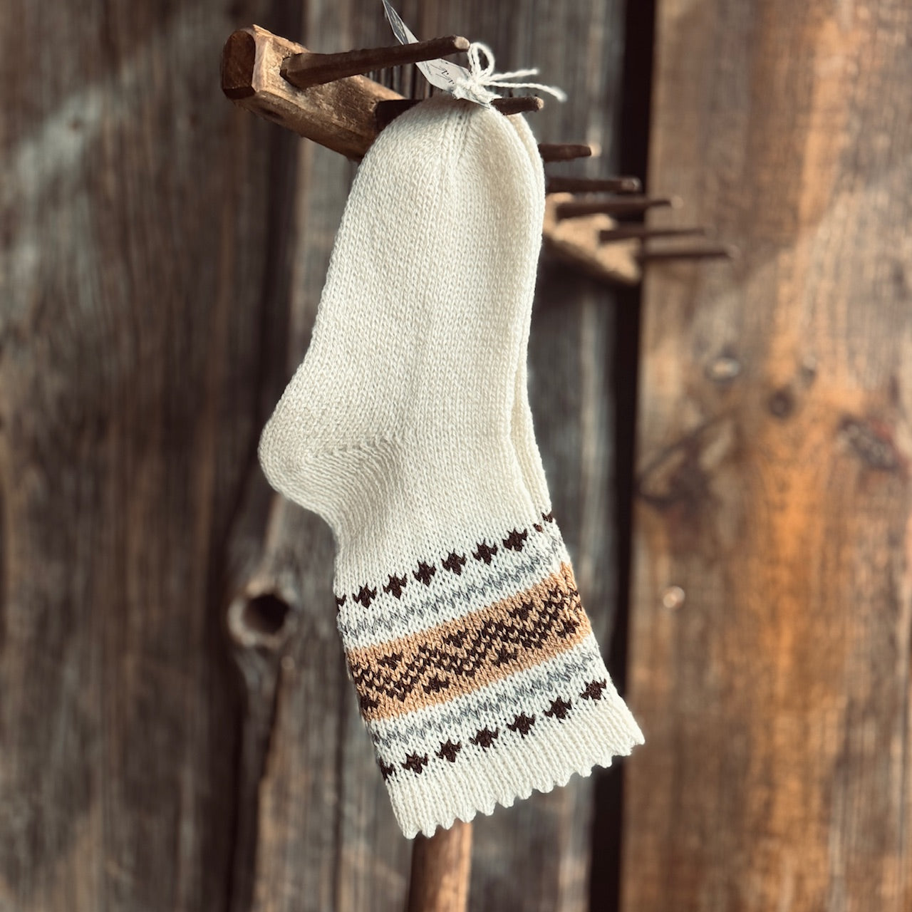 Adītas VILNAS zeķes ar RAKSTAINU valnīti