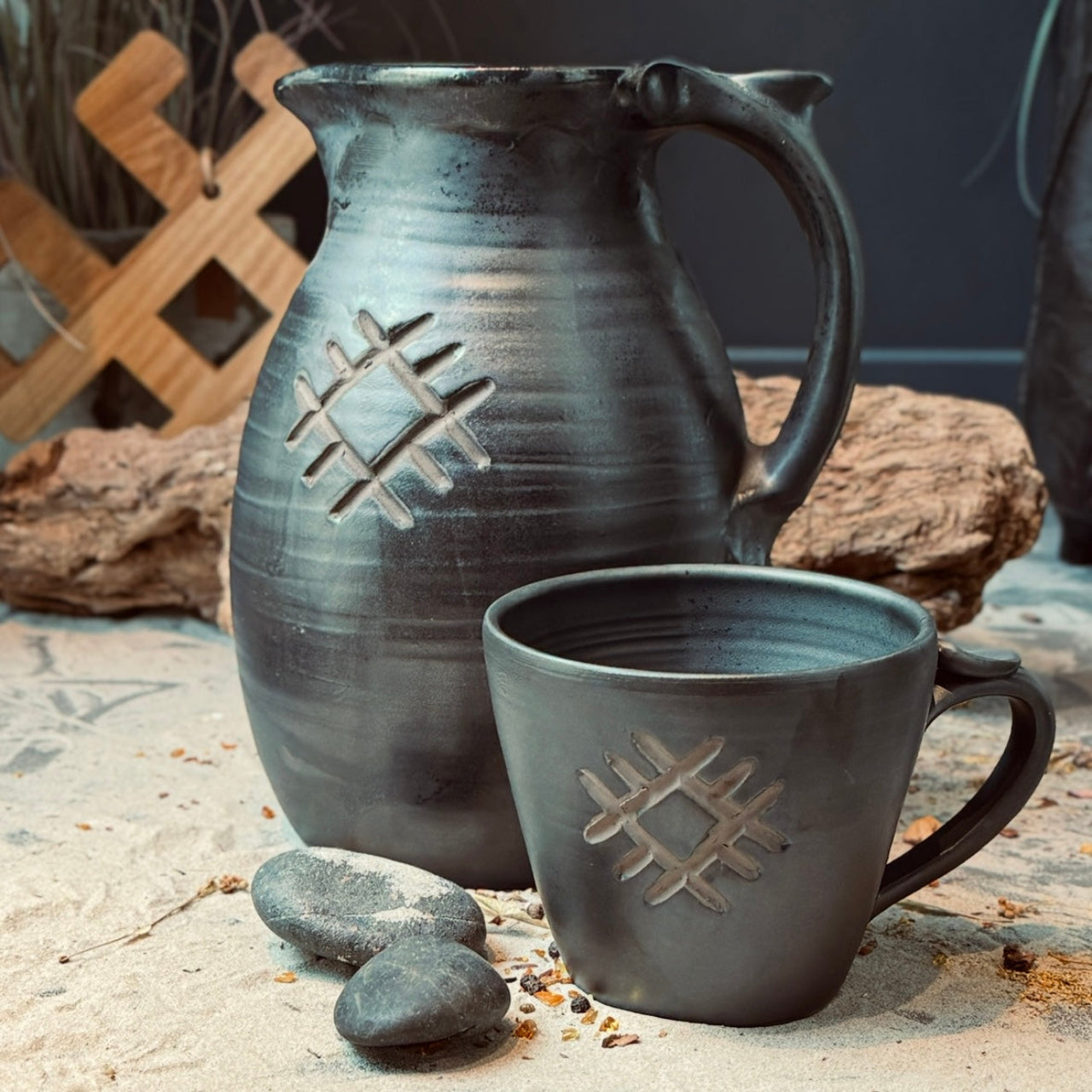 Keramikas krūzes LATVIEŠU SPĒKA ZĪMES