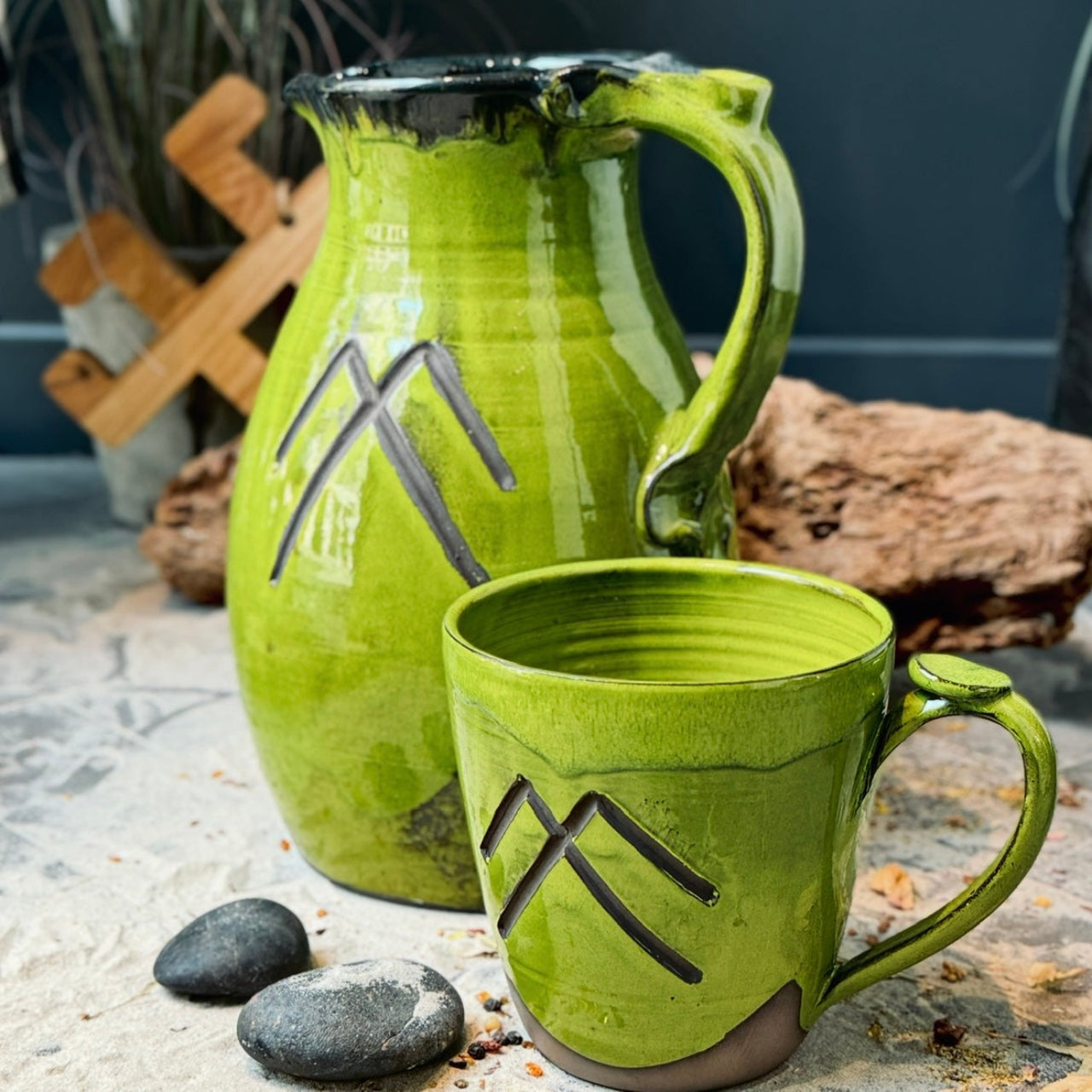 Keramikas krūzes LATVIEŠU SPĒKA ZĪMES