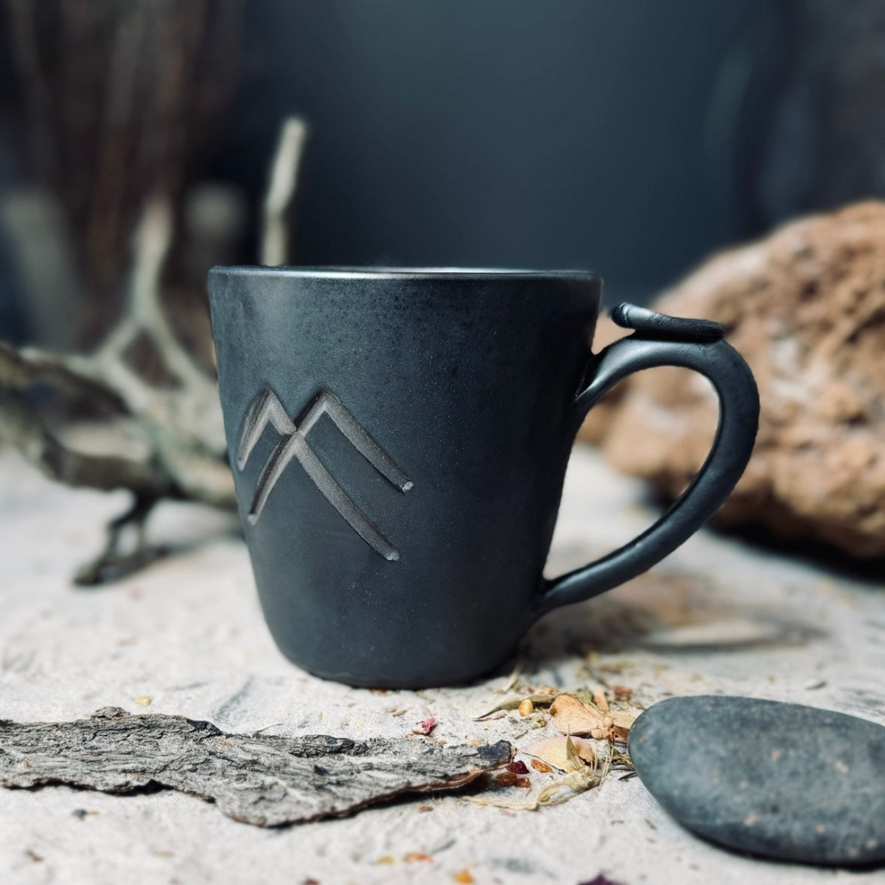 Keramikas krūzes LATVIEŠU SPĒKA ZĪMES