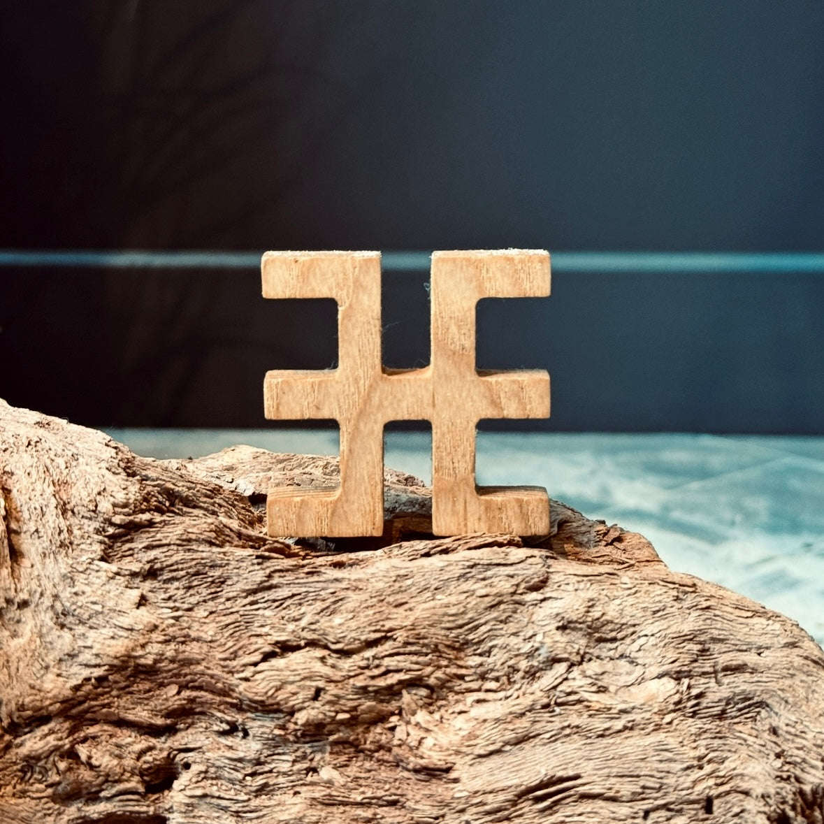 Latviešu spēka koka zīme ŪSIŅŠ