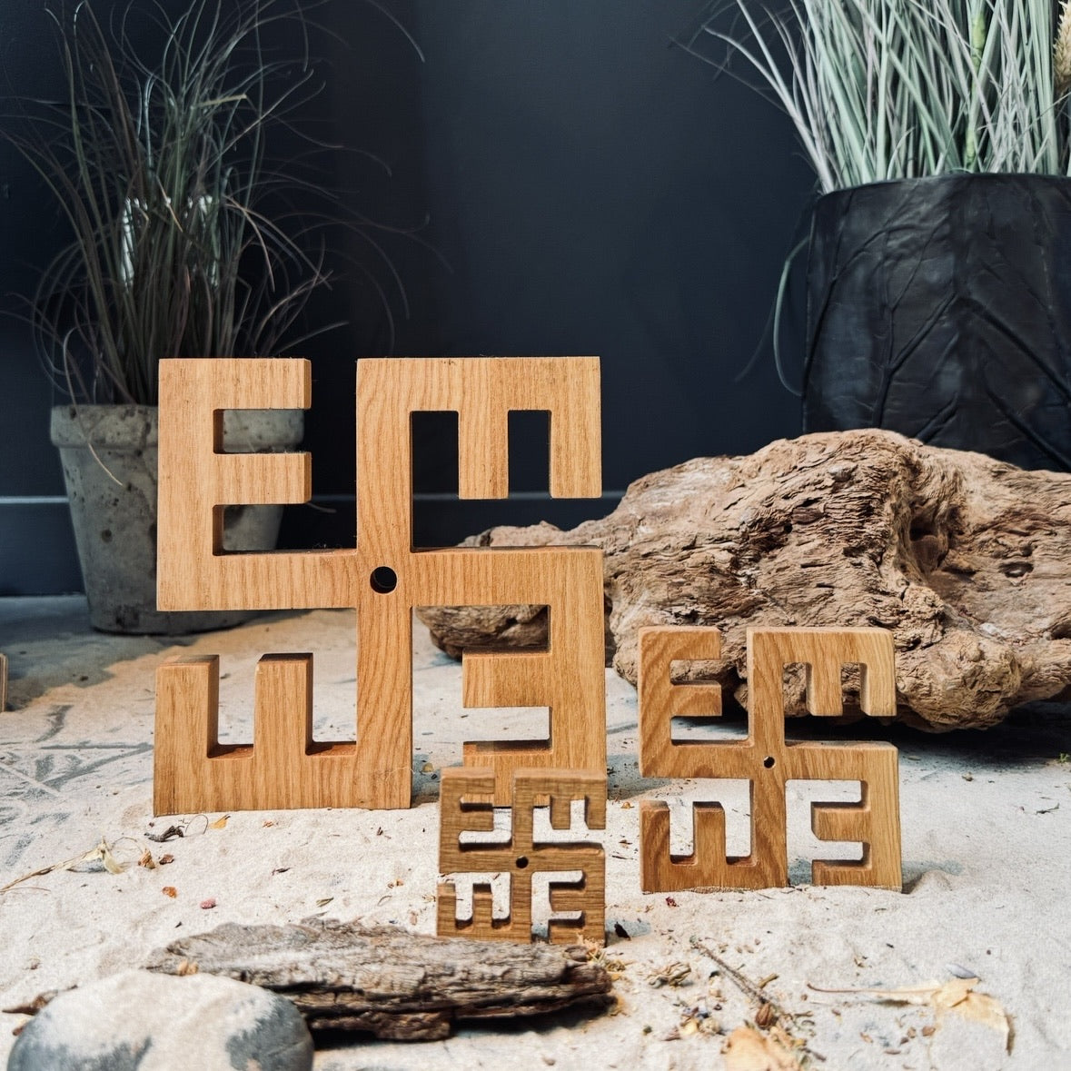 Latviešu spēka koka zīme UGUNSKRUSTS