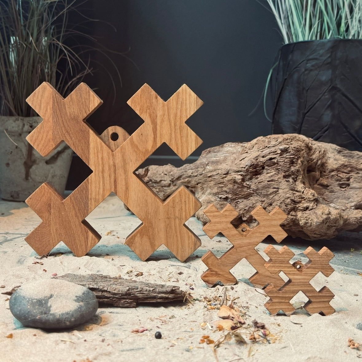 Latviešu spēka koka zīme MĀRAS KRUSTS