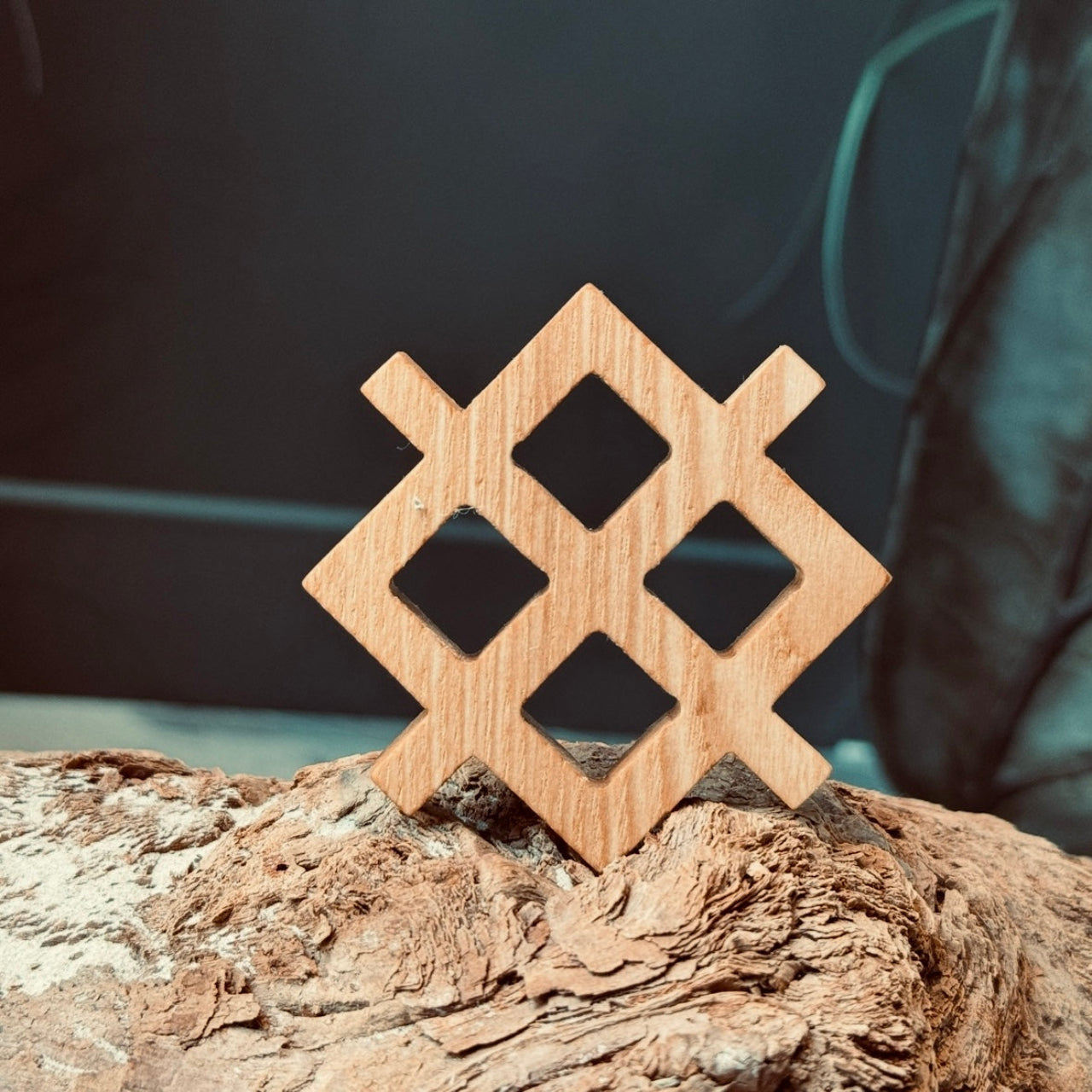 Latviešu spēka koka zīme SAULES ZĪME