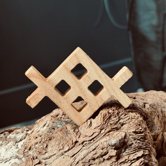 Latviešu spēka koka zīme METENIS