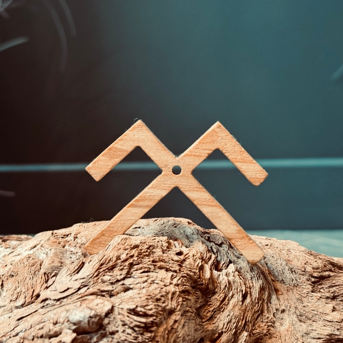 Latviešu koka spēka zīme JUMIS