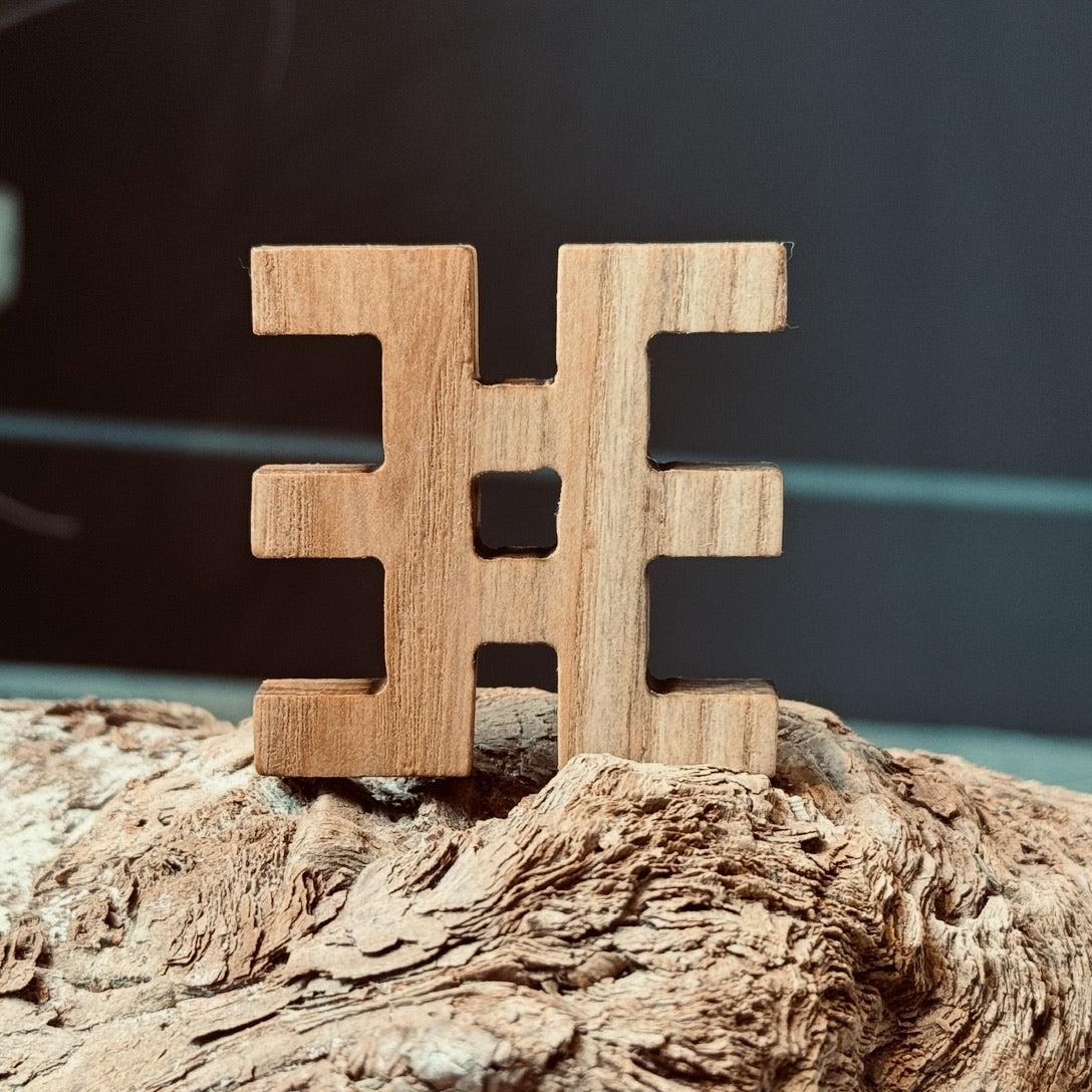 Latviešu spēka koka zīme ŪSIŅŠ