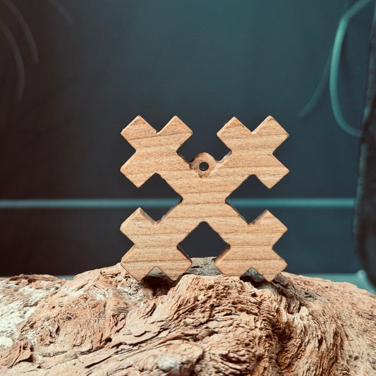 Latviešu spēka koka zīme MĀRAS KRUSTS