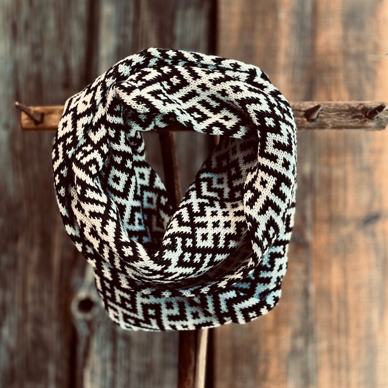 Adītas apaļšalles LIELVĀRDE