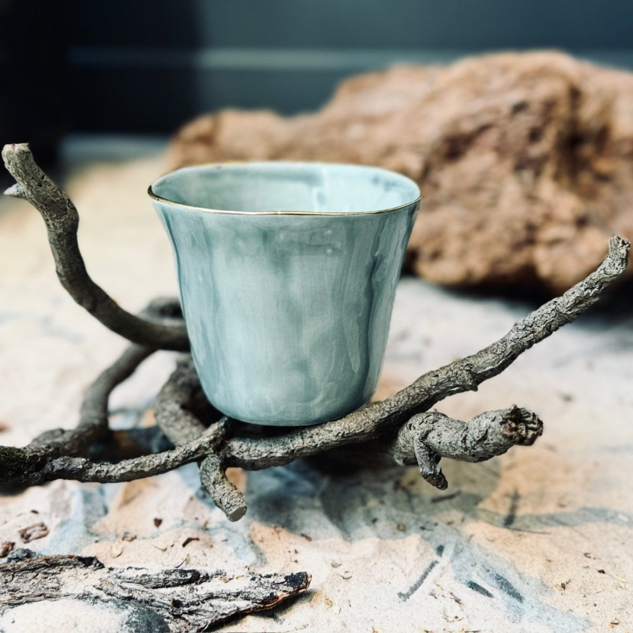 Porcelāna krūzes un glāzes KRĀSAS