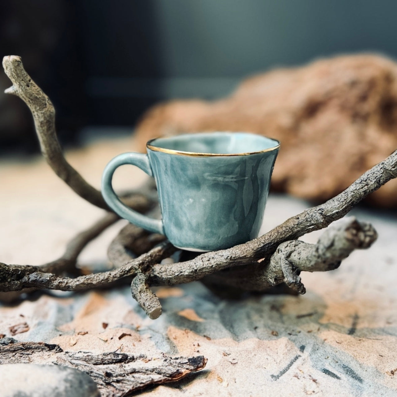 Porcelāna krūzes un glāzes KRĀSAS