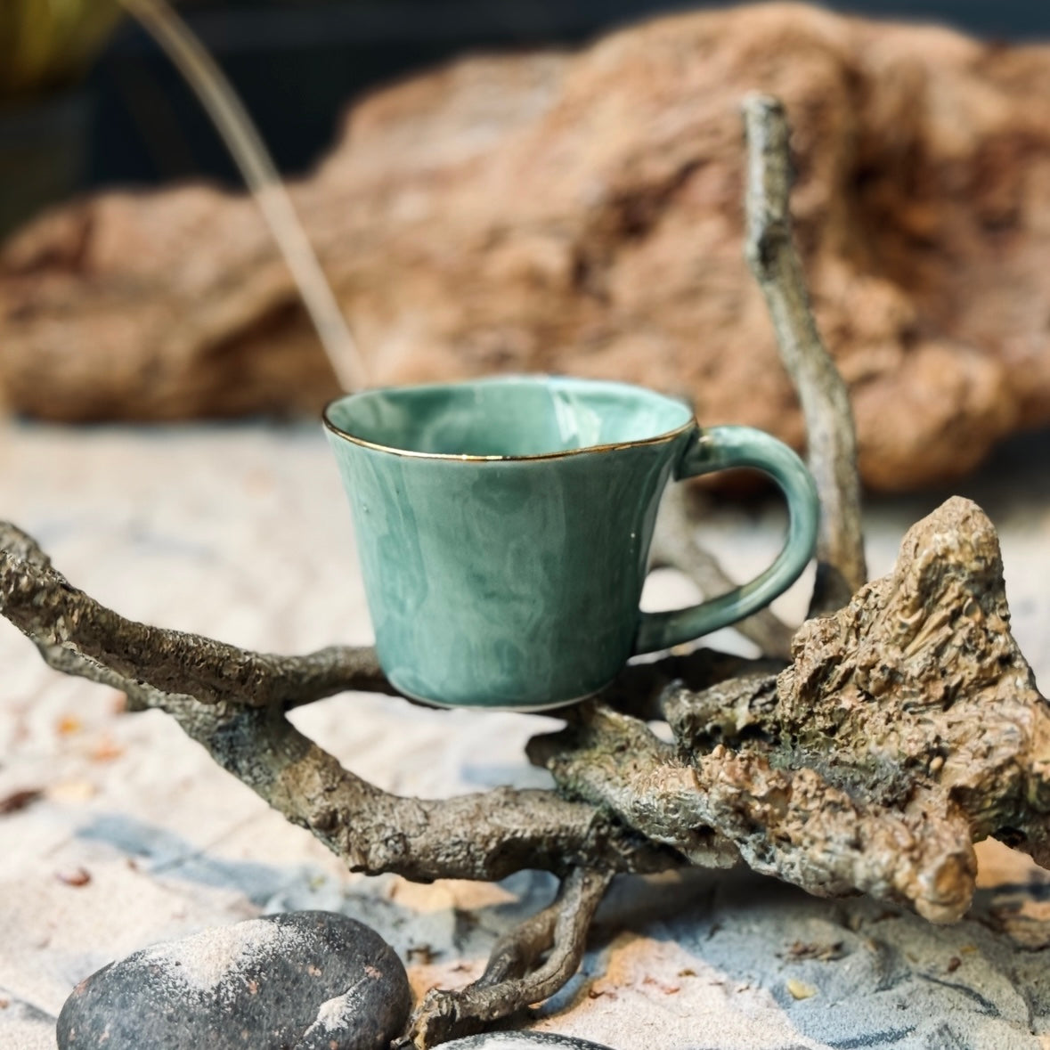 Porcelāna krūzes un glāzes KRĀSAS