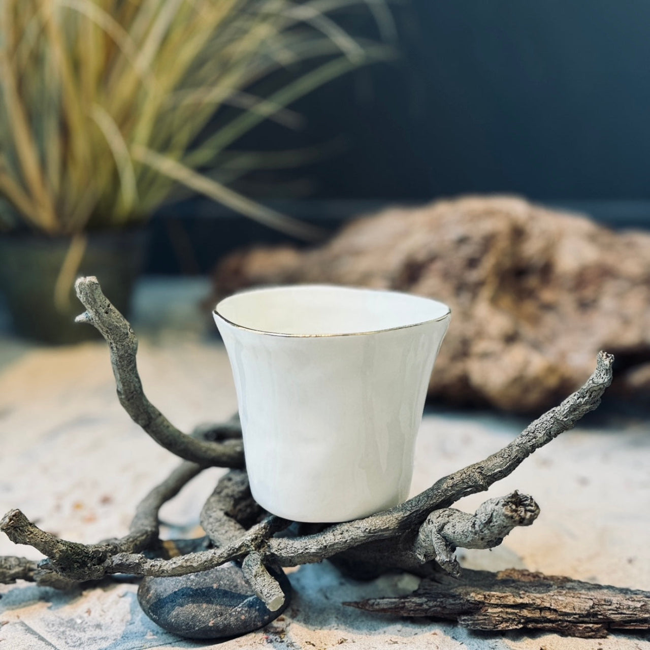 Porcelāna krūzes un glāzes KRĀSAS