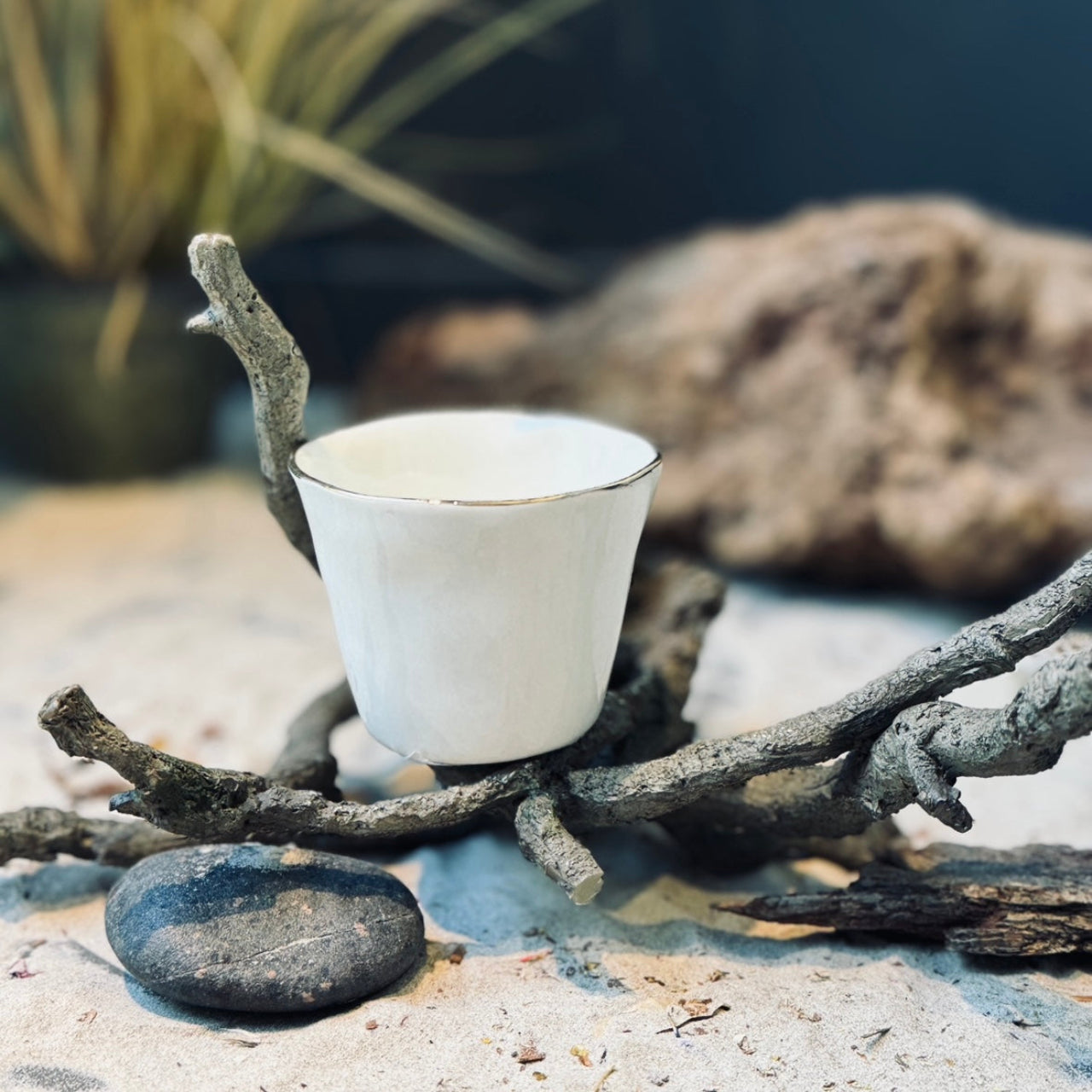 Porcelāna krūzes un glāzes KRĀSAS