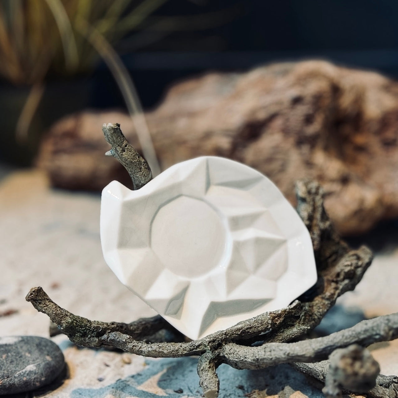 Porcelāna krūzes un apakštasītes DIMANTS