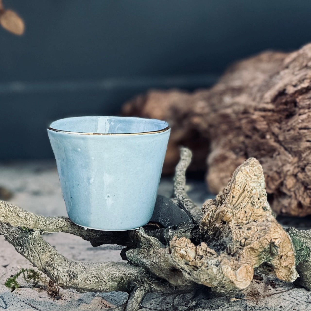 Porcelāna krūzes un glāzes KRĀSAS