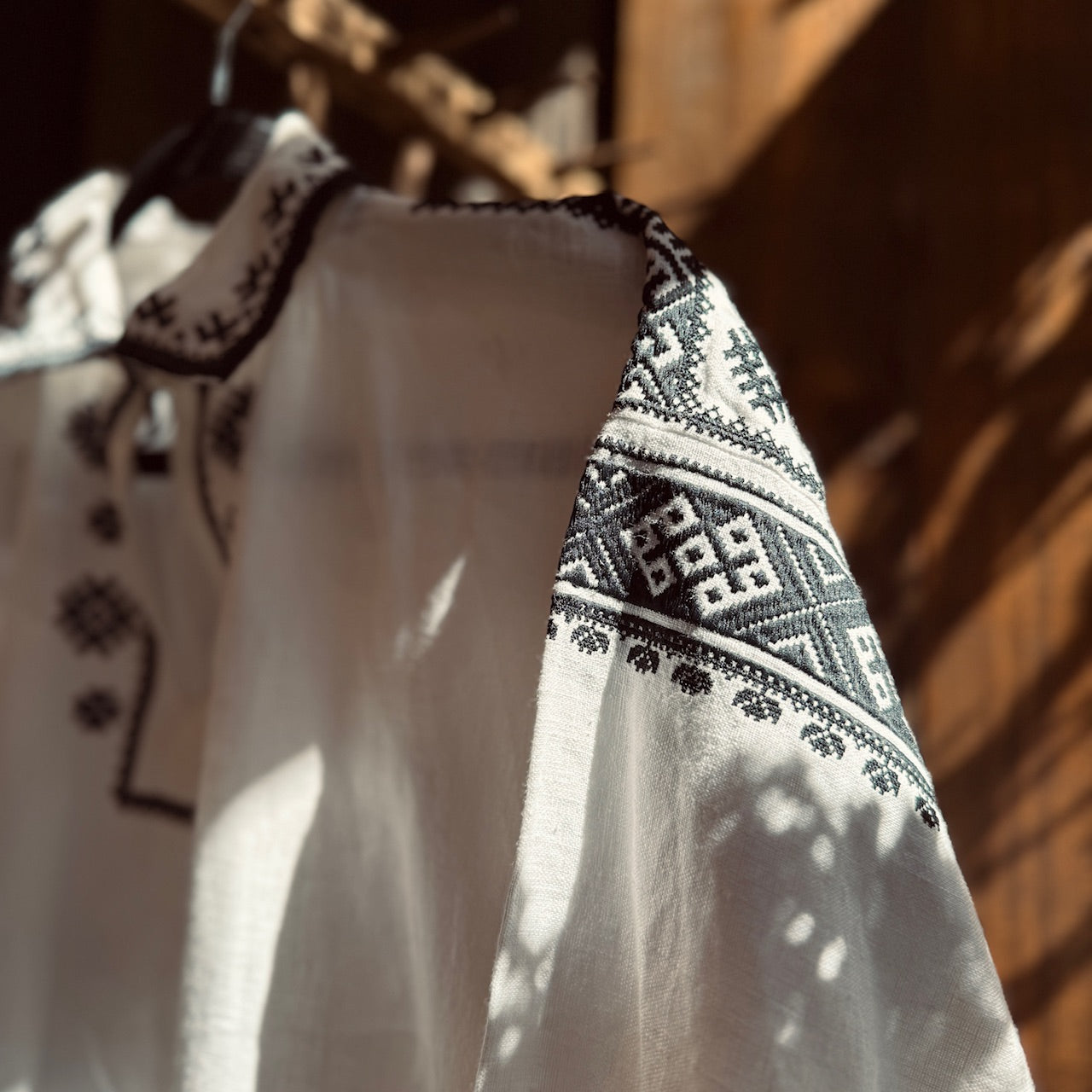 BĀRTAS tautastērpa izšūts sievu krekls