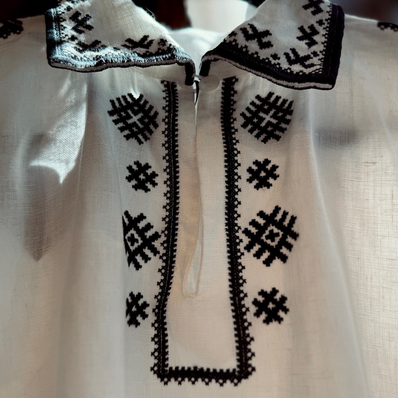 BĀRTAS tautastērpa izšūts sievu krekls