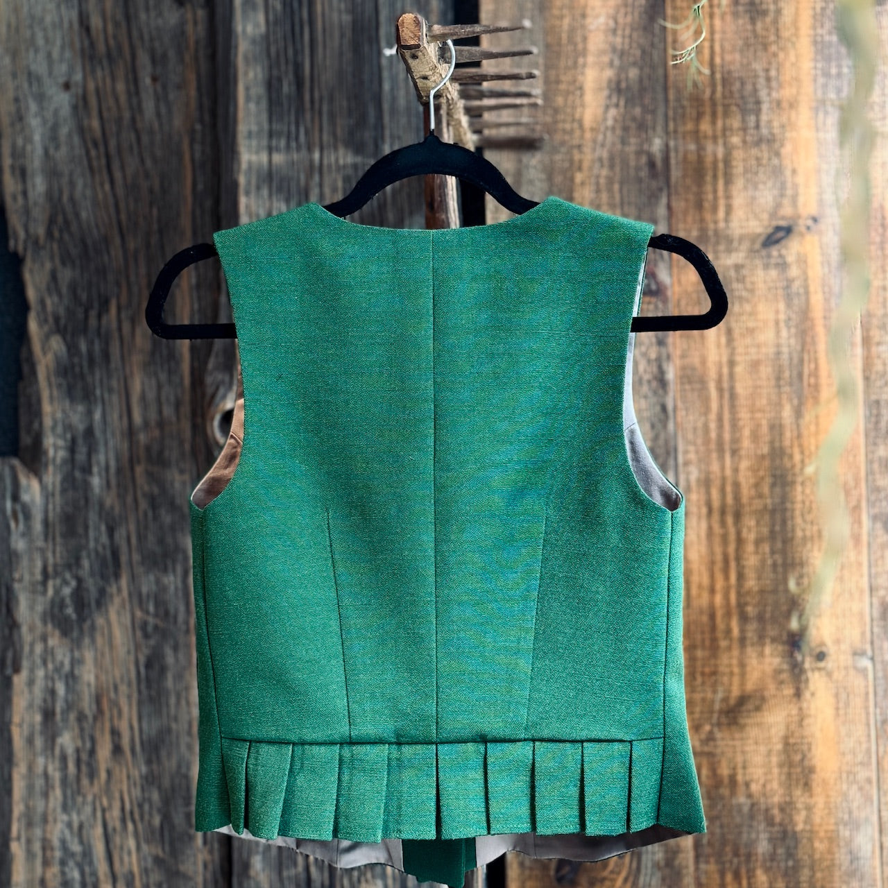 Tautastērpu ņieburi ZAĻĀ KRĀSĀ