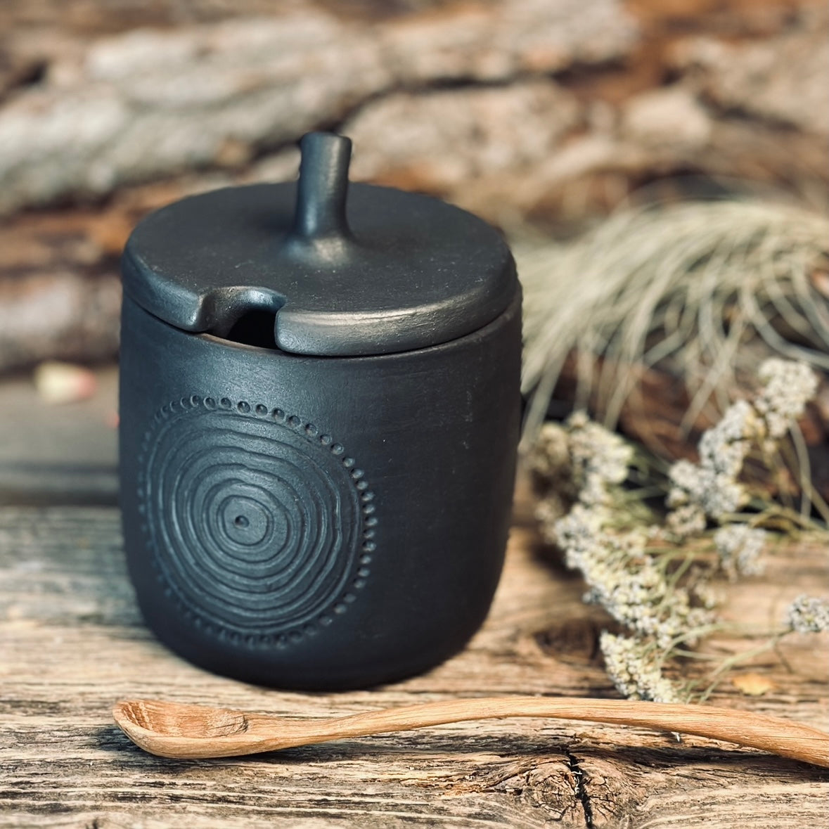 Melnās keramikas cukurtrauks MUCIŅA