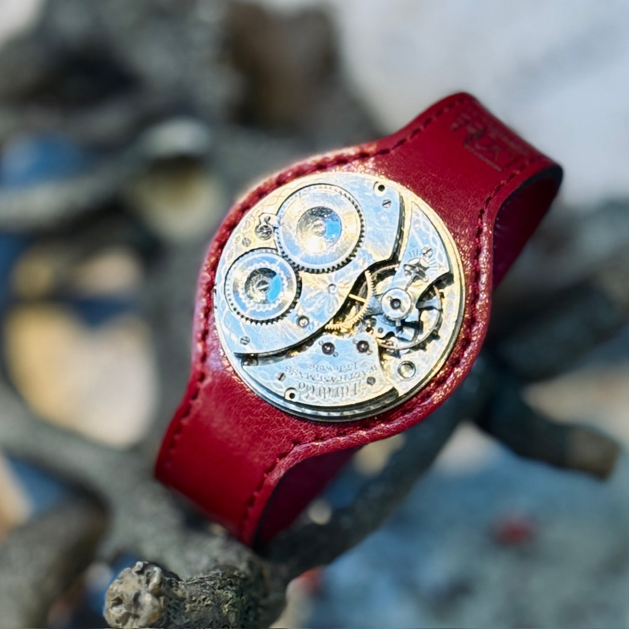 Ādas rokassprādzes ar KABATAS PULKSTEŅA mehānismu