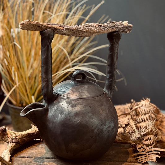 Melnās keramikas TĒJKANNAS