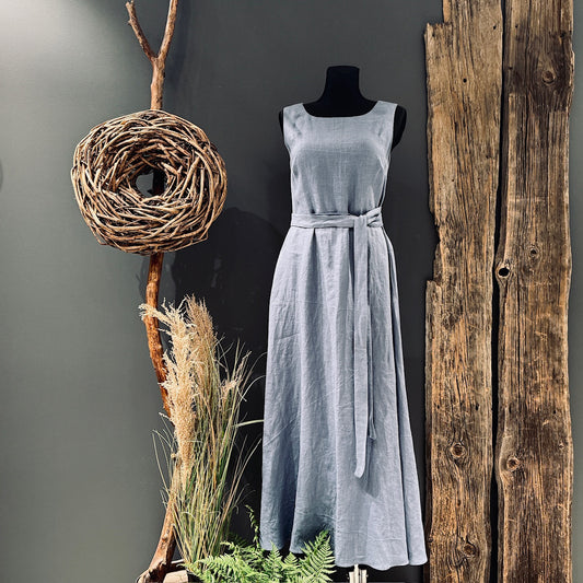 Lina gara kleita DEBESJUMS