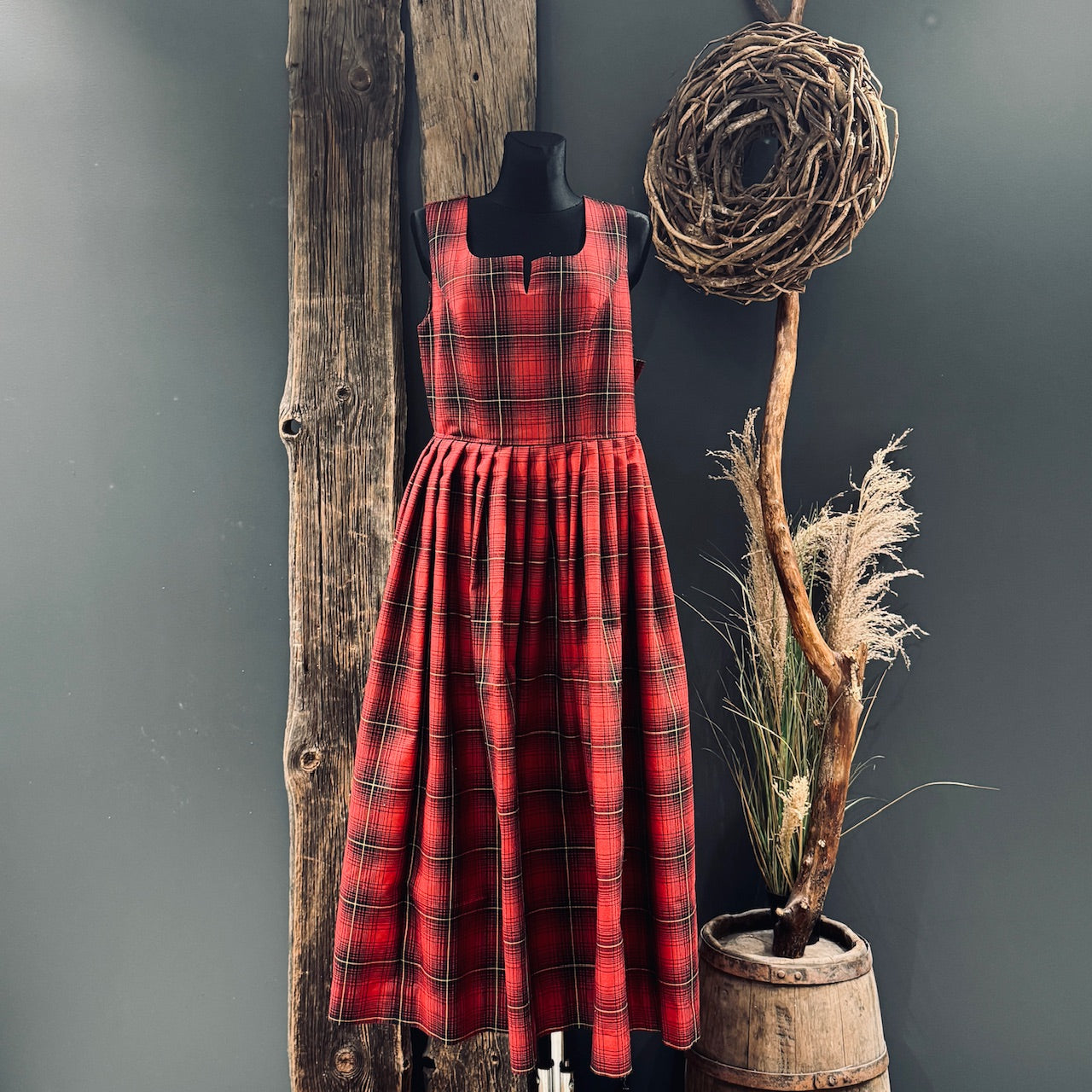 Tautastērpa sarafāns LIELVĀRDE