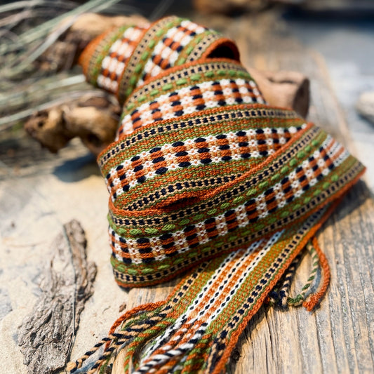 Austa tautiska josta INEŠI