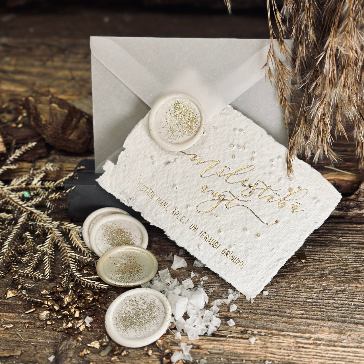 Diedzējamā apsveikuma kartīte MĪLESTĪBĀ AUGT!