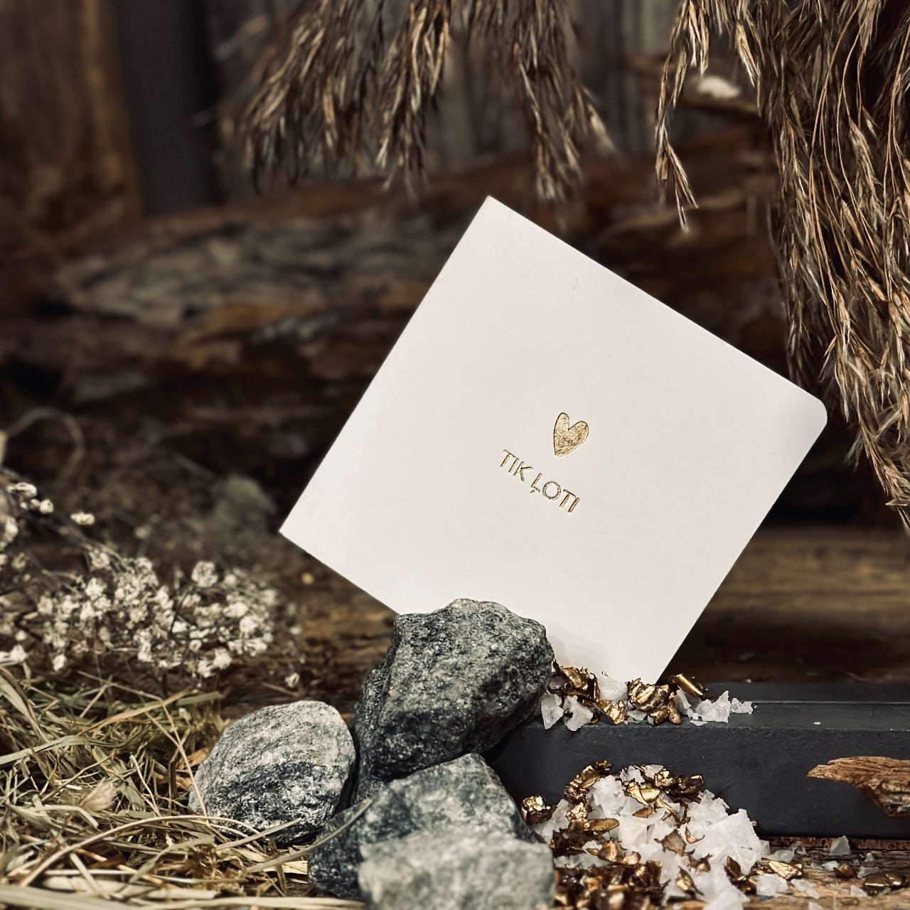 Maza apsveikums kartīte ZELTA SIRDS