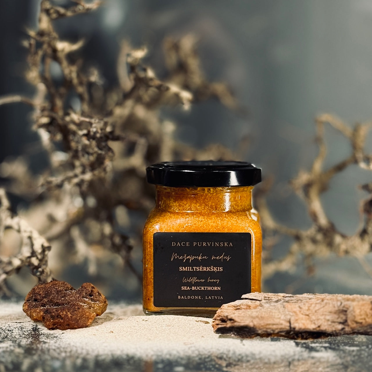 Mežapuķu putots medus SMILTSĒRKŠĶIS