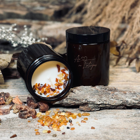 Ar MĪLESTĪBU no LATVIJAS, svece burciņā ar DZINTARU