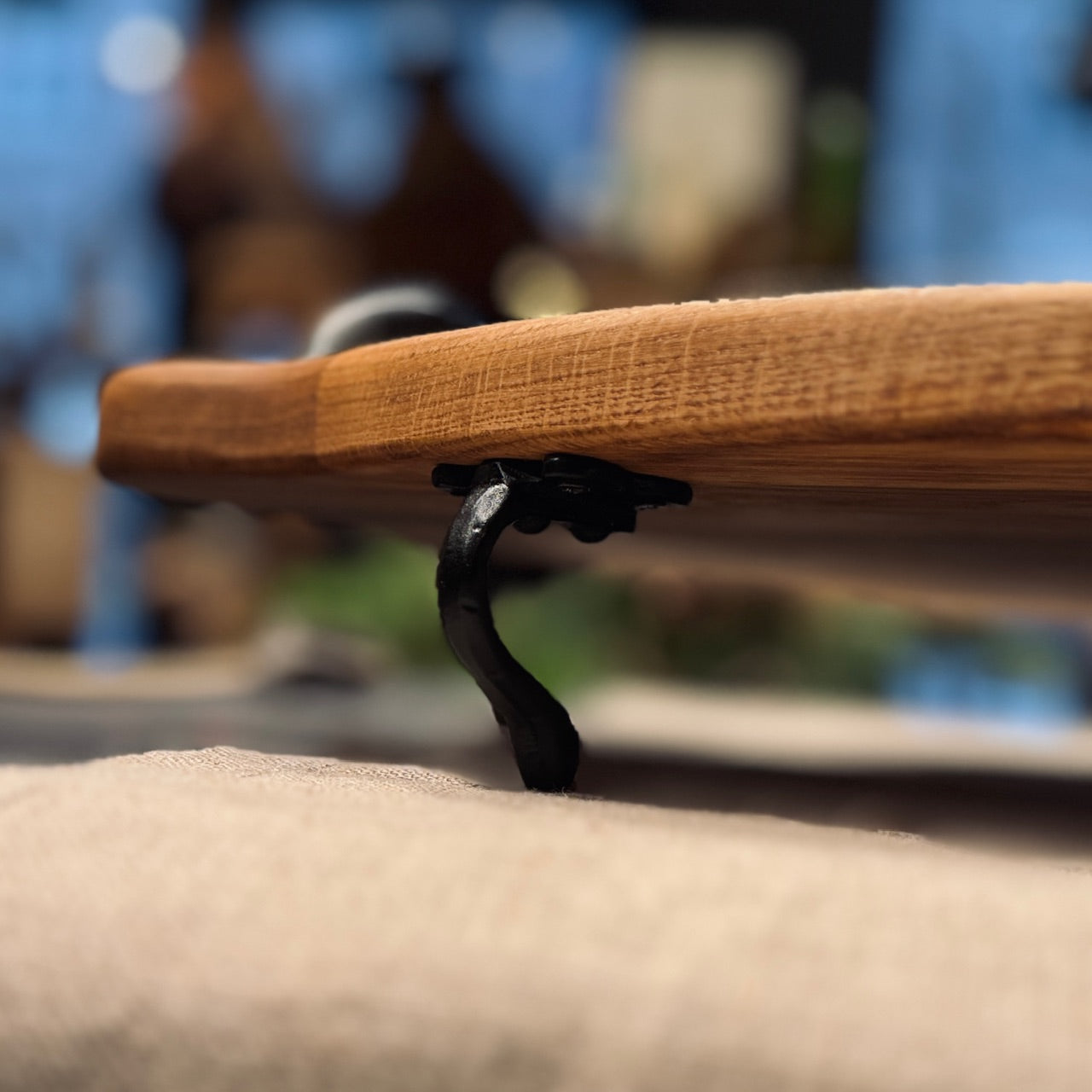 Ozolkoka paplāte ar kaltiem rokturiem