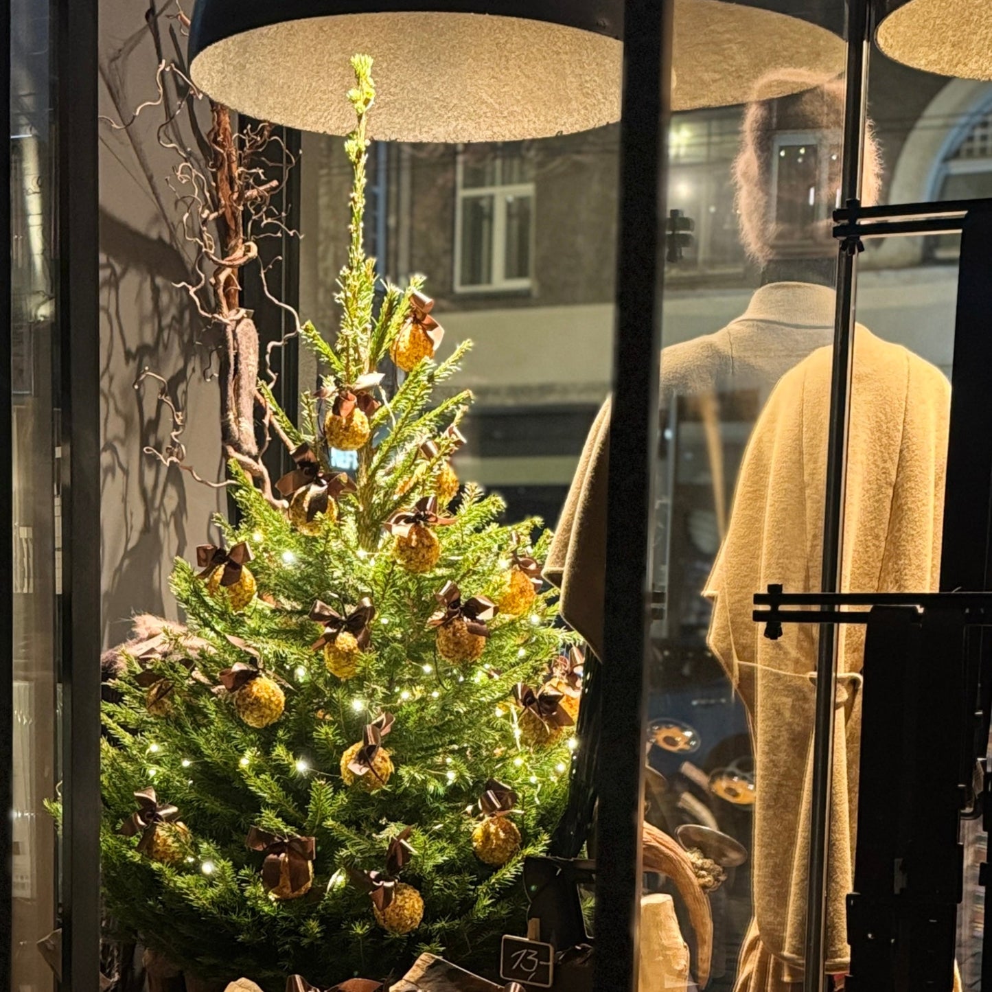 Eglītes rotājums DZINTARA BUMBA