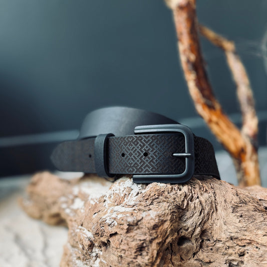 Ādas josta ar LIELVĀRDES jostas rakstu