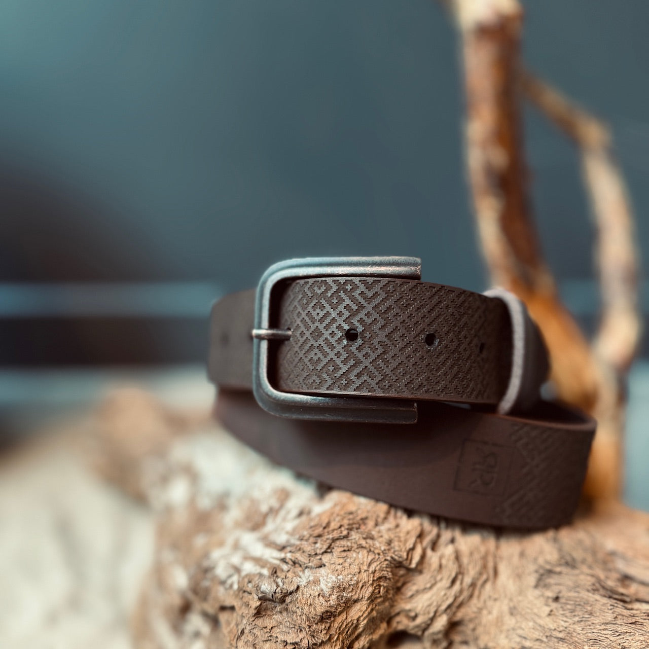 Ādas josta ar LIELVĀRDES jostas rakstu